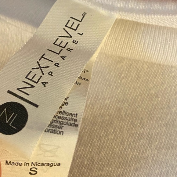 Next Level Apparel Shirt Size Small - Picture 2 of 4